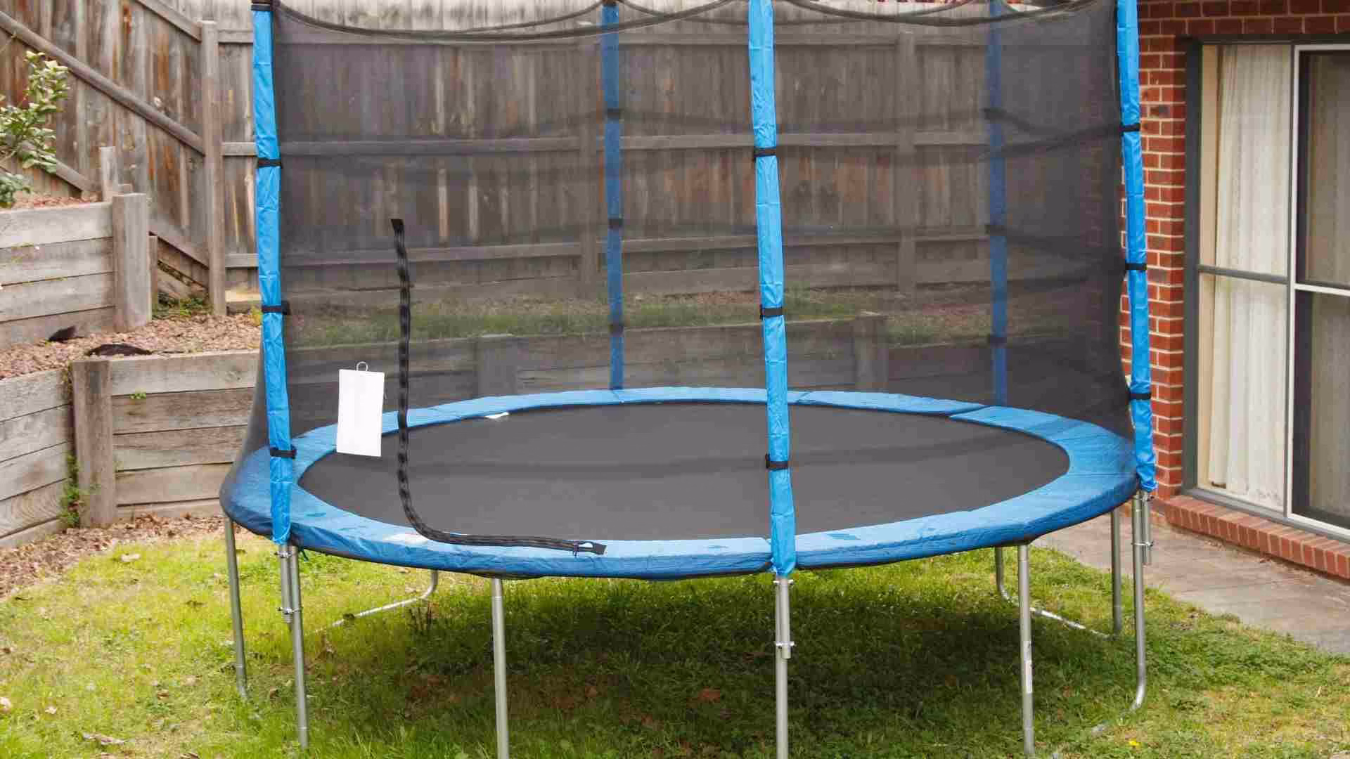 Round vs Rectangular Trampolines