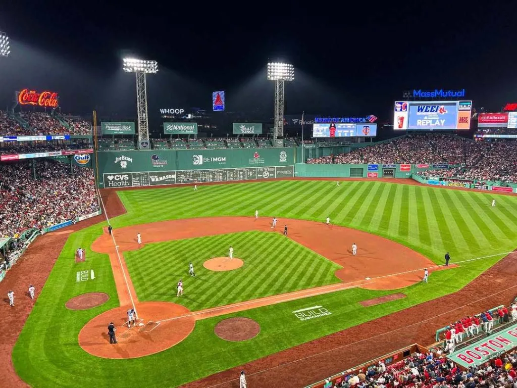 15 Unforgettable Things to Do in Boston for First-Time Visitors 3 Fenway Park
