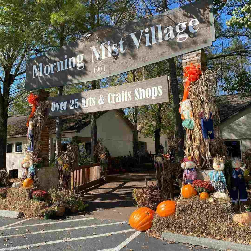 15 Unmissable Things to Do in Gatlinburg for an Unforgettable Trip 8 Gatlinburg Arts & Crafts Community