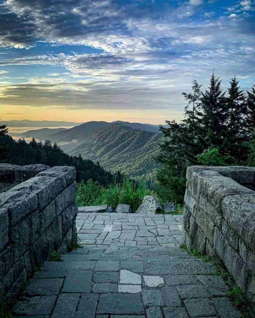 15 Unmissable Things to Do in Gatlinburg for an Unforgettable Trip 15 Watch the Sunset from Newfound Gap