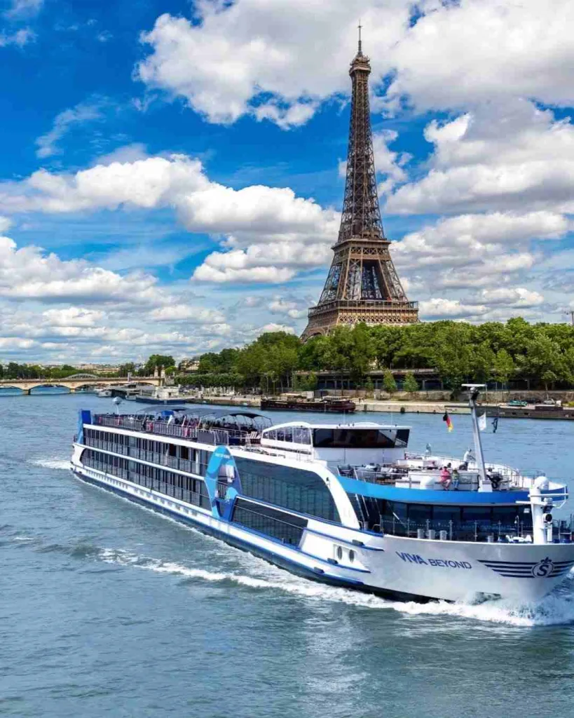 15 Unforgettable Things to Do in Paris, France for the Ultimate Trip 4 Seine River Cruise