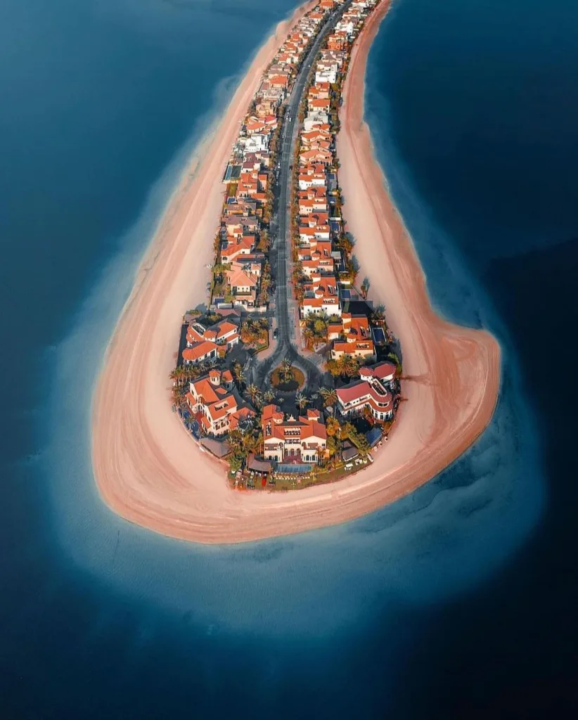 Palm Jumeirah Location and Transport