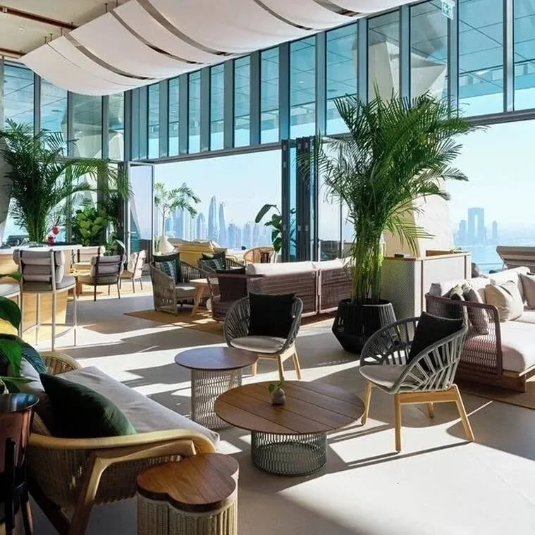 Aura Sky Pool Dubai: The Ultimate ‘Oasis in the Sky’ You Need to Experience 4 Food and Drinks: A Culinary Treat in the Sky