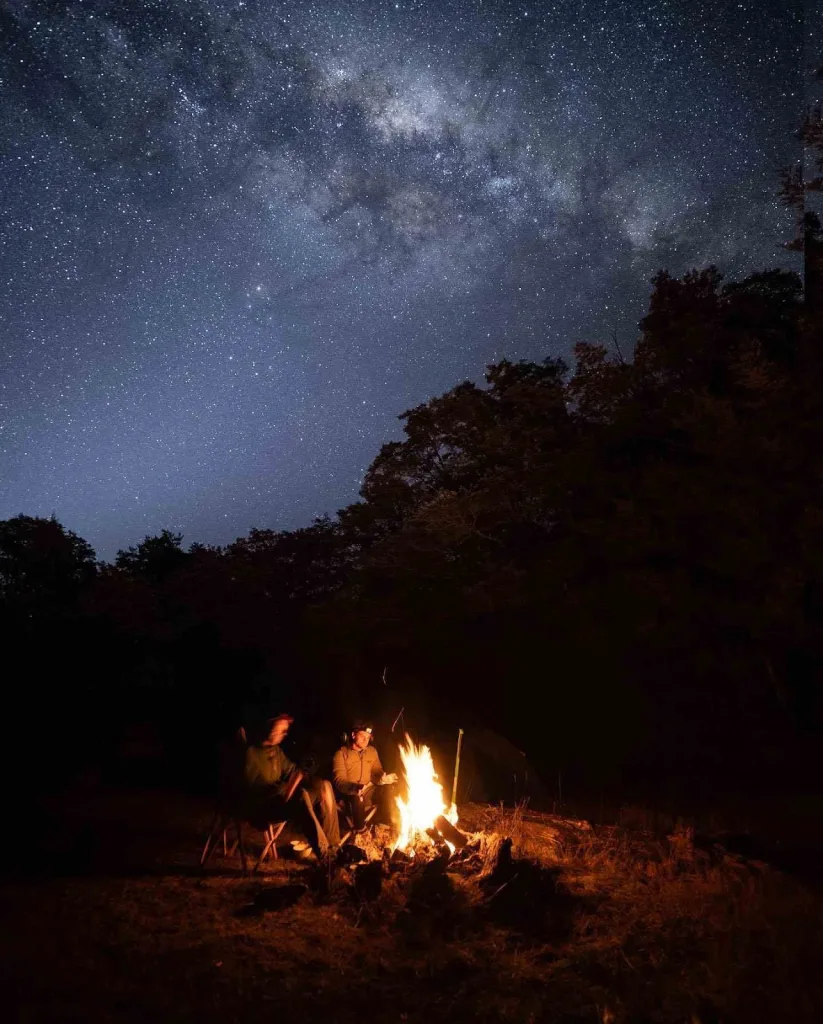 Camping Instagram Pictures: 10 Creative Angles to Boost Your Aesthetic 4 Starry Night Long-Exposure Shot