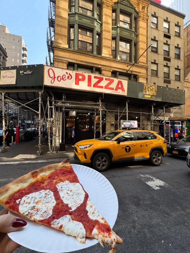 12 Most Iconic New York Restaurants You Can't Miss 3 Joe's Pizza