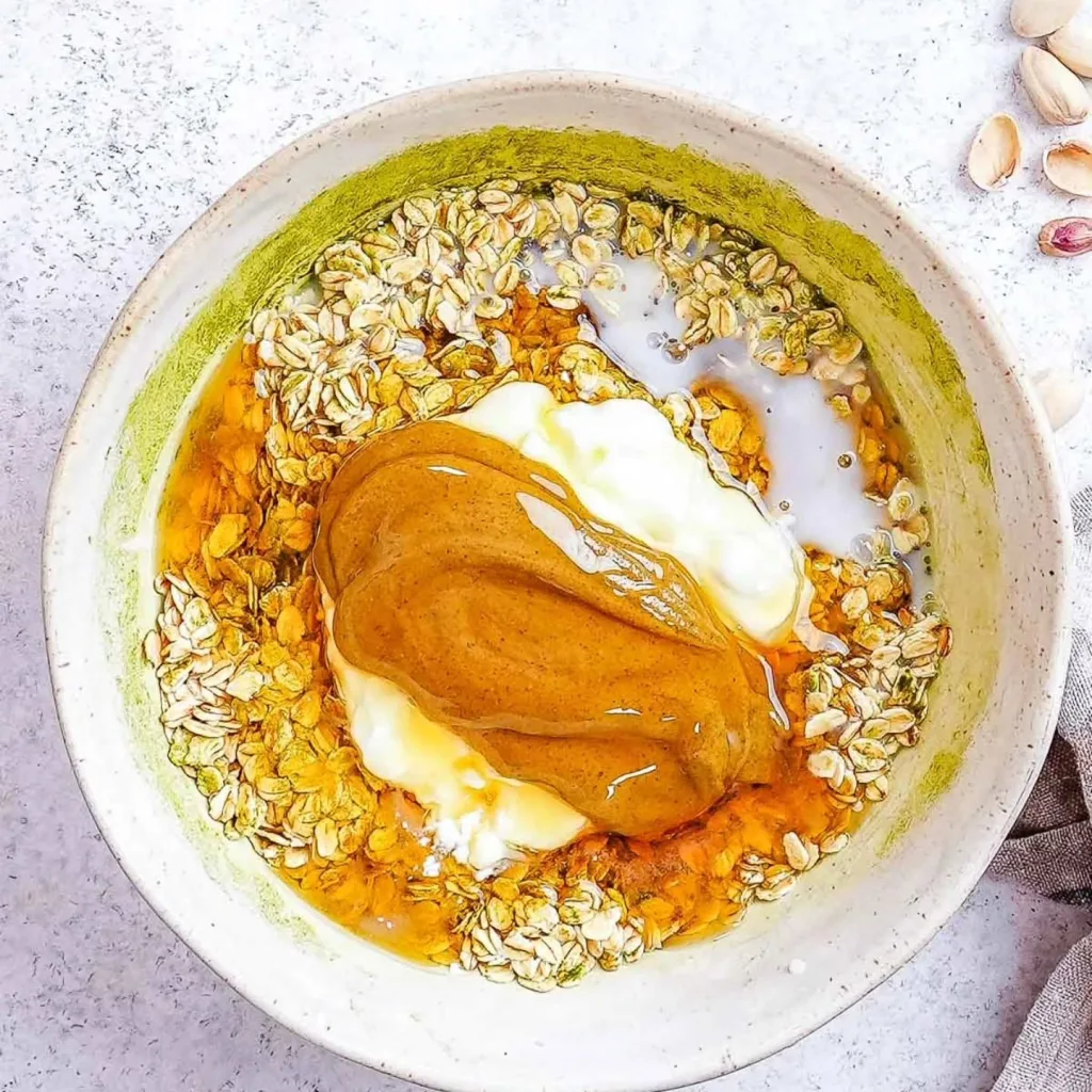 Pistachio Overnight Oats Recipe