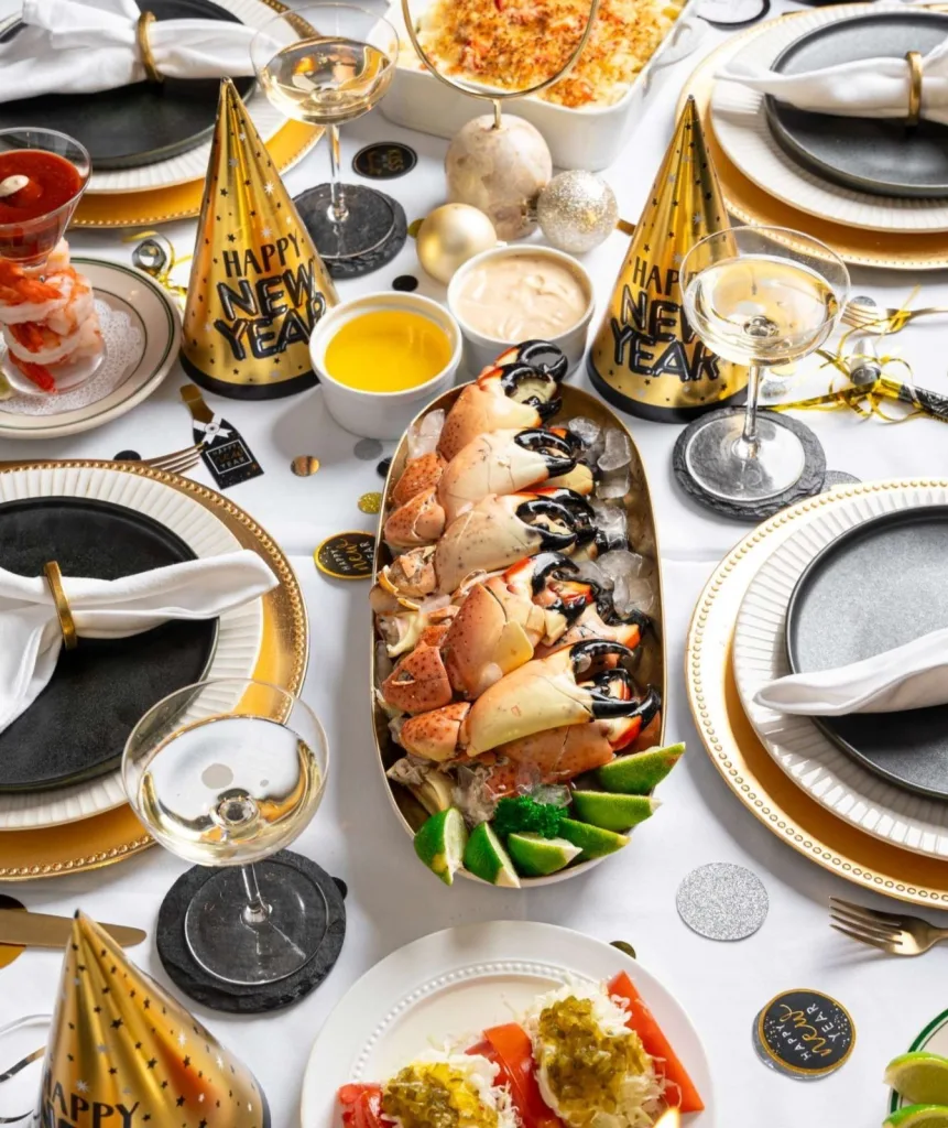 10 Famous Main Course Dishes Restaurants in the World 10 Joe's Stone Crab