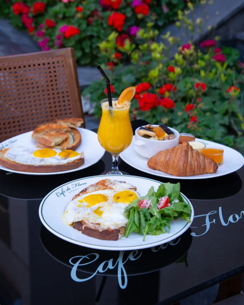 10 Brunch Restaurants Around the World Worth Visiting 7 Café de Flore