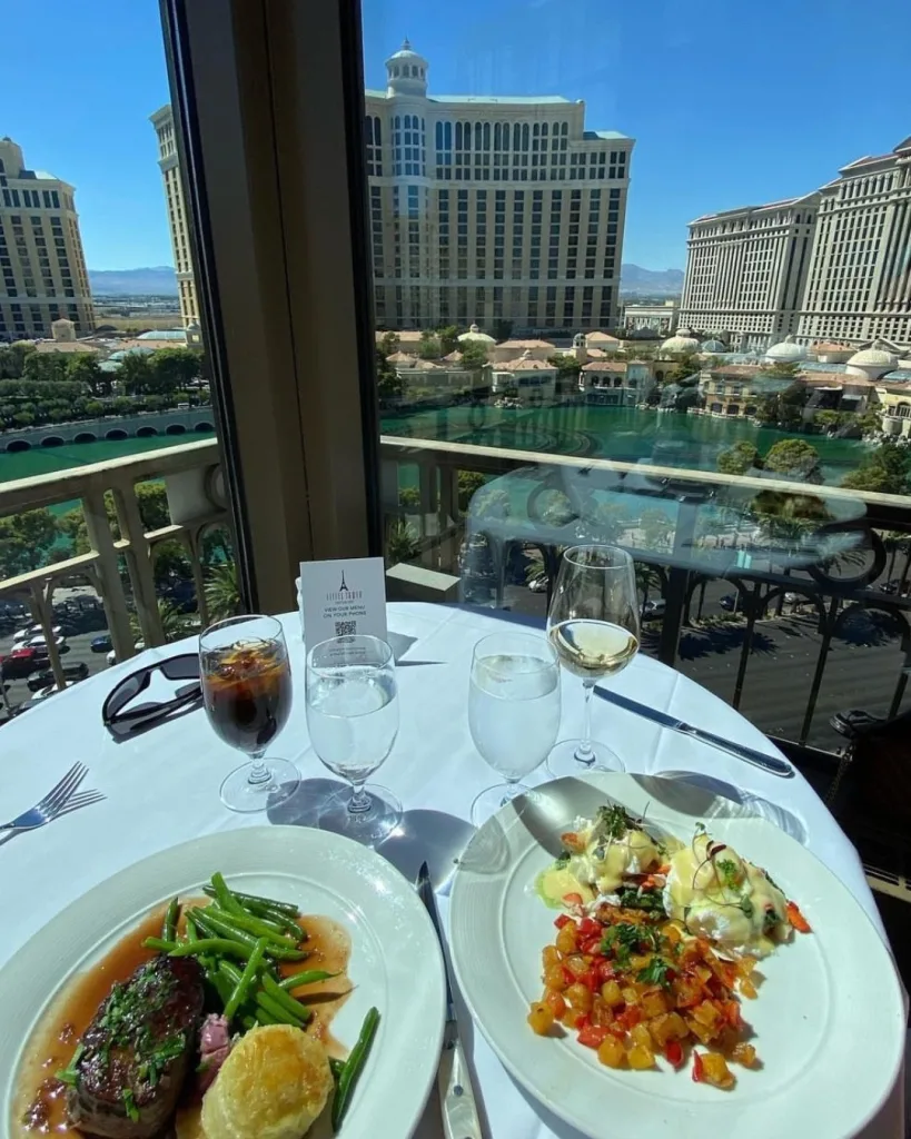 10 Famous Vegas Restaurants You Need to Visit 5 Eiffel Tower Restaurant