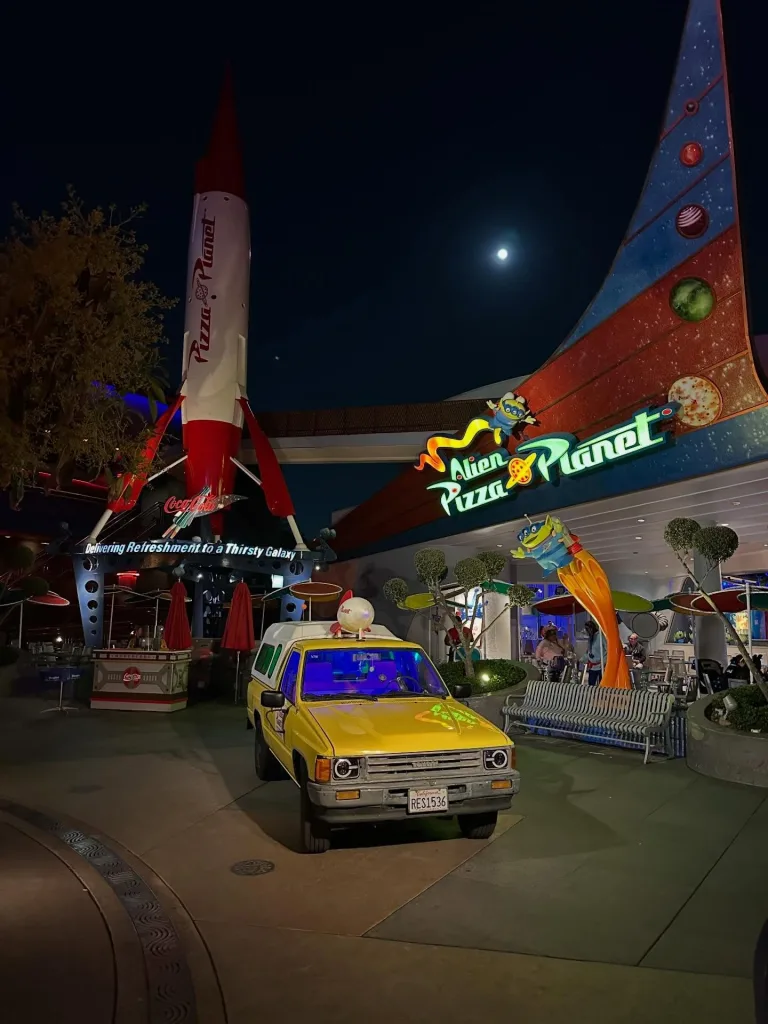 Alien Pizza Planet