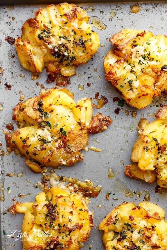Crispy Garlic Parmesan Smashed Potatoes