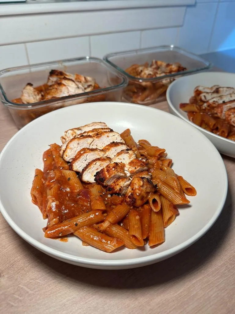 One Pot Honey Garlic BBQ Chicken Pasta 2 One Pot Honey Garlic BBQ Chicken Pasta