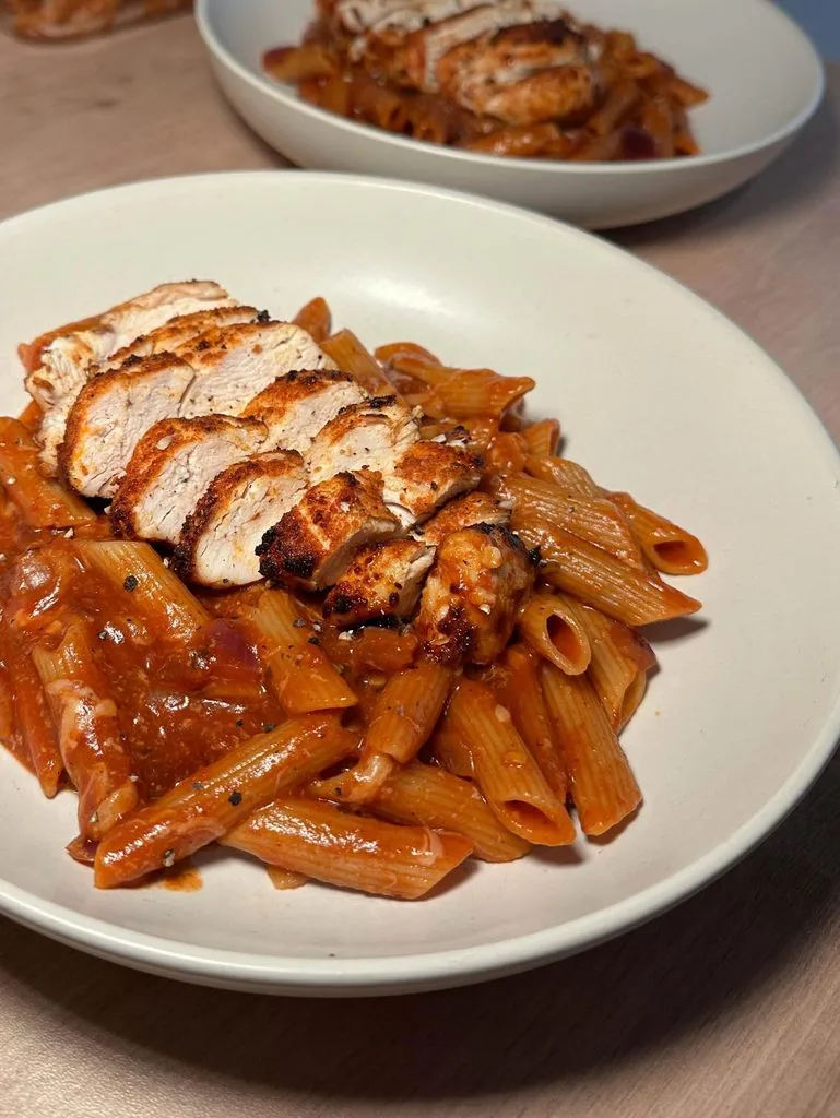 One Pot Honey Garlic BBQ Chicken Pasta 3 One Pot Honey Garlic BBQ Chicken Pasta