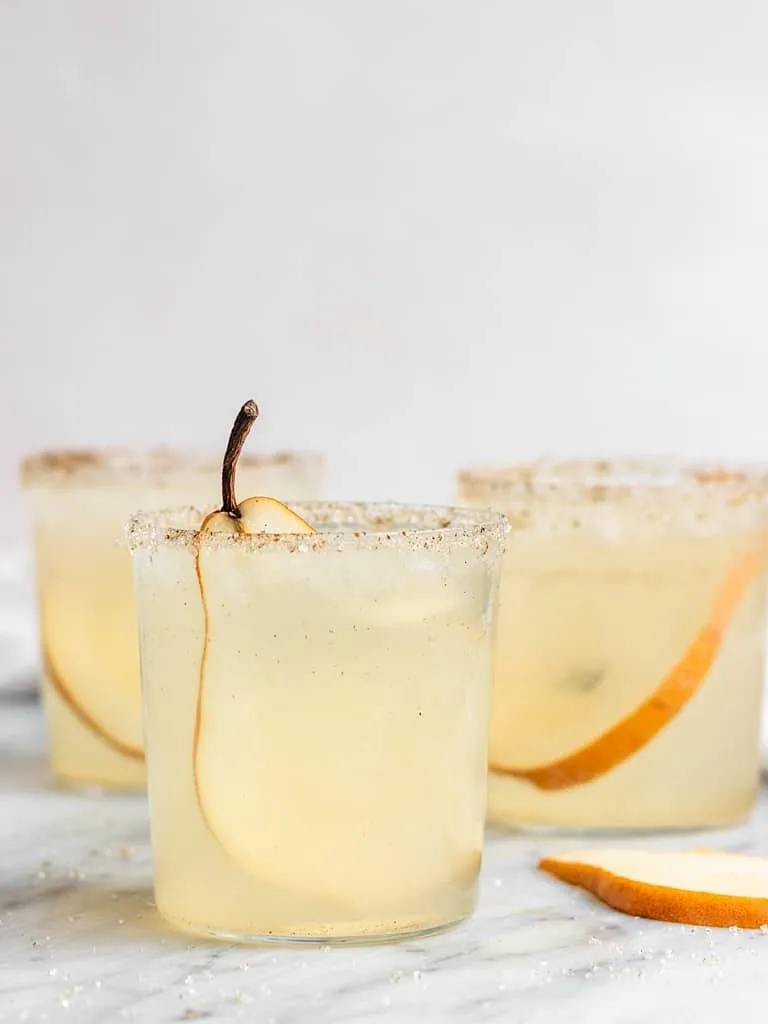 Pear Vanilla Gin Fizz Cocktail Recipe 3 Pear Vanilla Gin Fizz Cocktail
