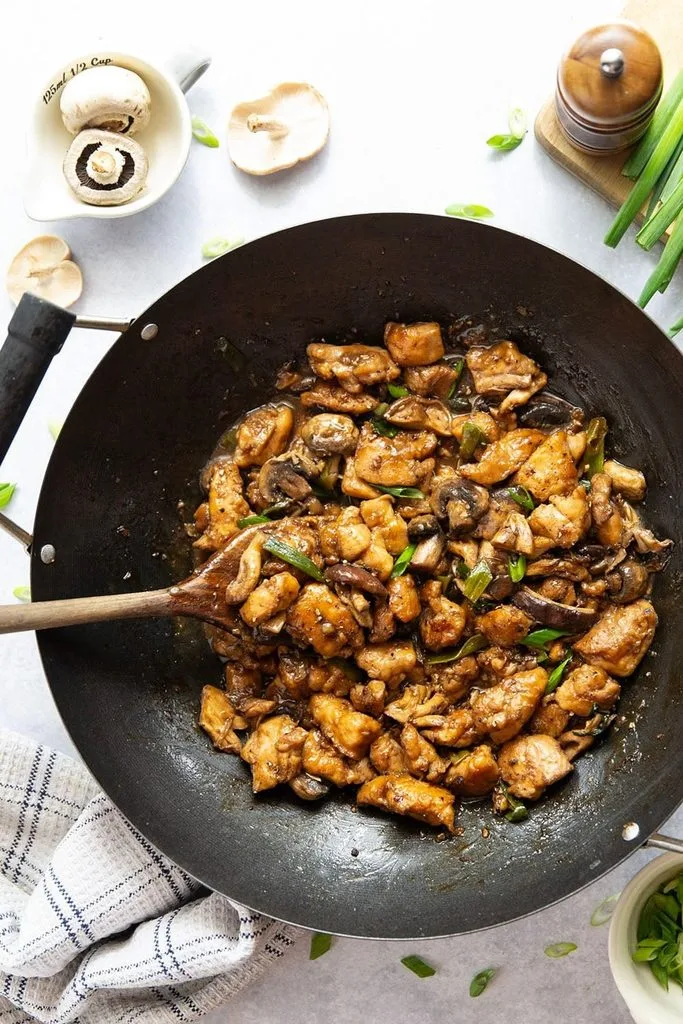 Black Pepper Chicken with Mushrooms