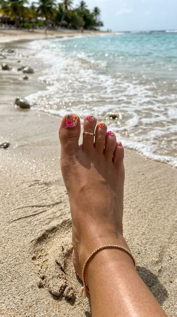 10 Summer Beach Nails Ideas for a Bright Coastal Look in 2026 8 Tropical Flower Beach Nails
