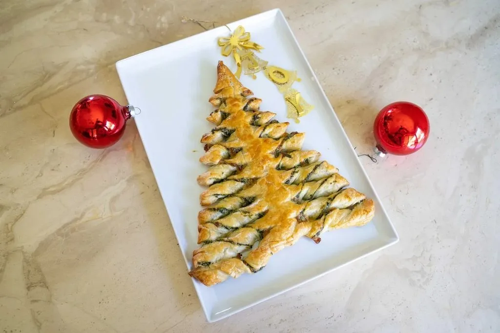 Spinach And Cheese Christmas Pesto Trees