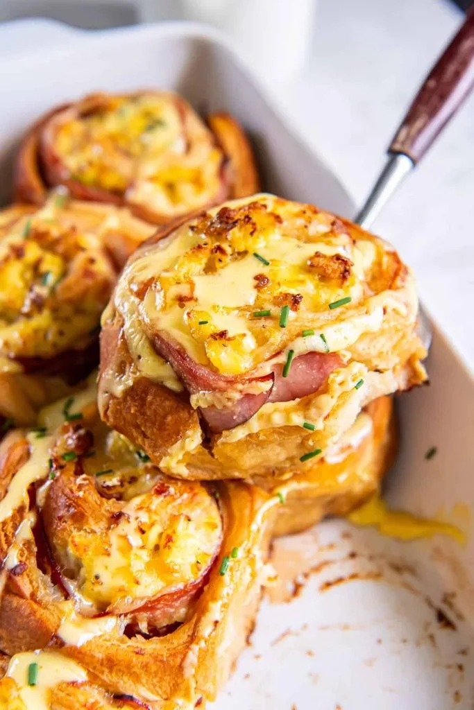 Eggs Benedict Breakfast Rolls