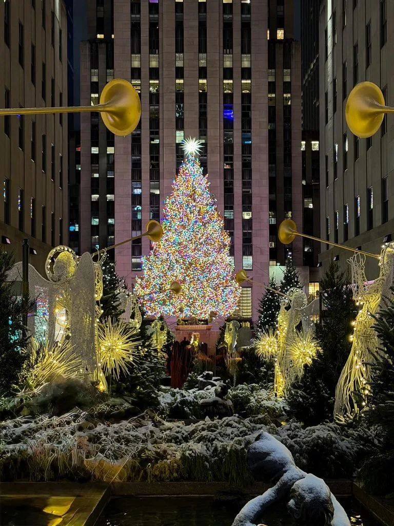 10 Best Christmas Vacations in the USA for a Magical Holiday 2 New York City, New York