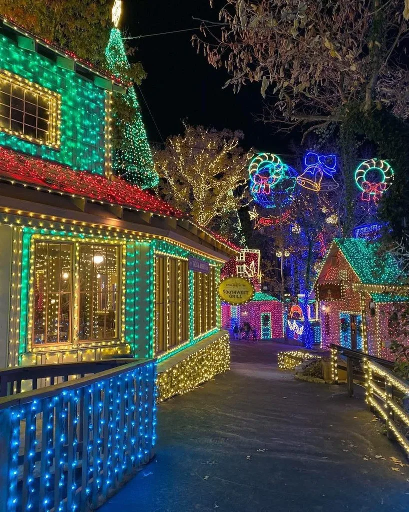 10 Best Christmas Vacations in the USA for a Magical Holiday 6 Branson, Missouri