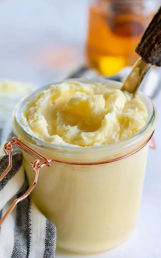 The BEST Honey Butter Recipe 3 The BEST Honey Butter