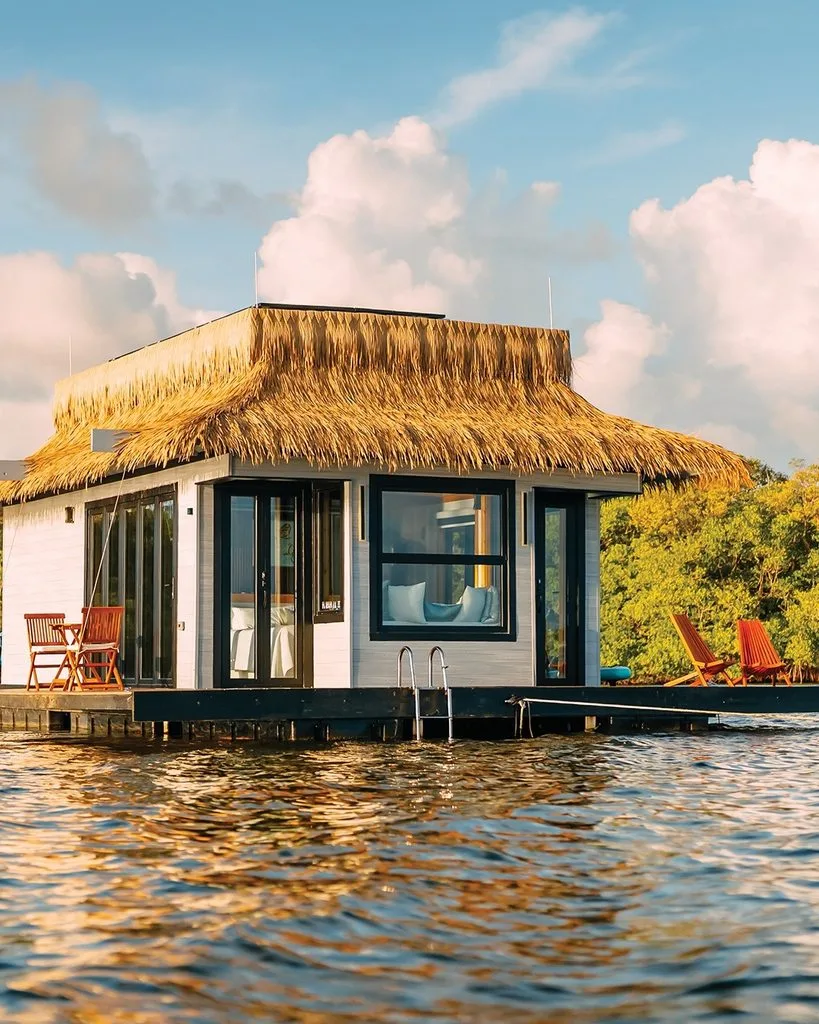 10 Overwater Bungalows Near Florida for a Dreamy Tropical Getaway 3 Ombi Floating Bungalows
