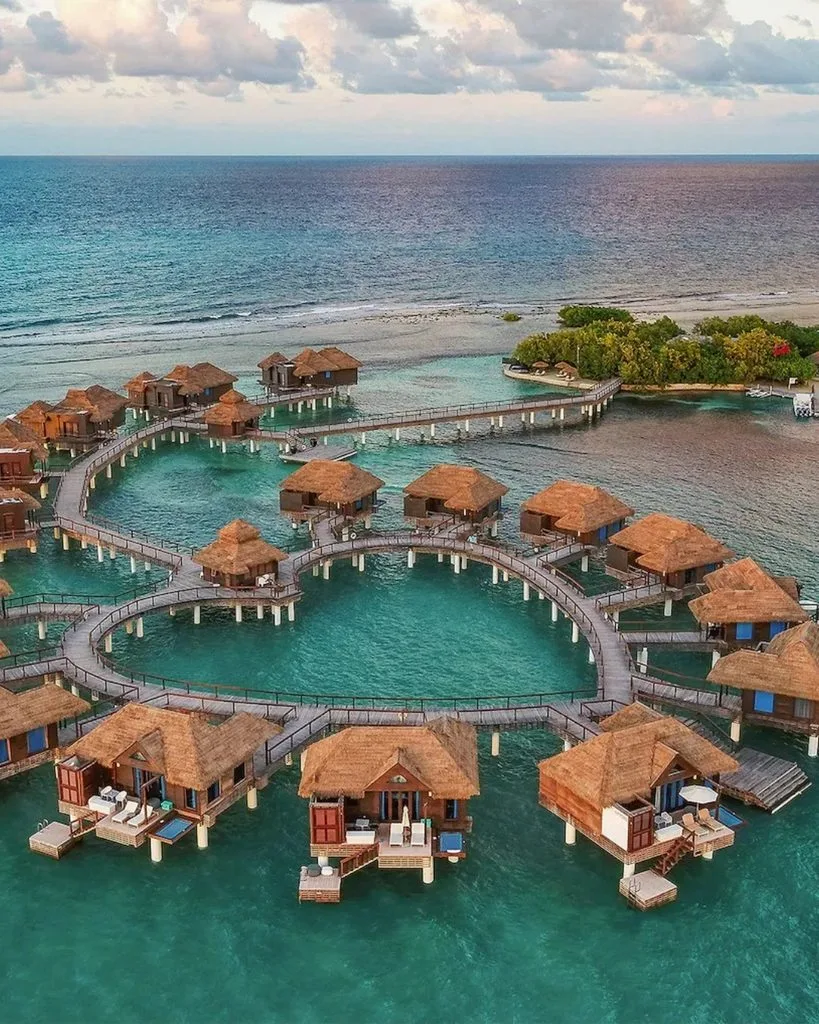 10 Overwater Bungalows Near Florida for a Dreamy Tropical Getaway 4 Sandals Royal Caribbean
