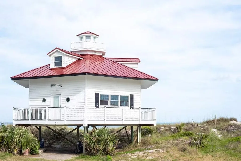Top 10 Most Romantic Airbnbs in the United States 11 Beachfront Lighthouse Stay