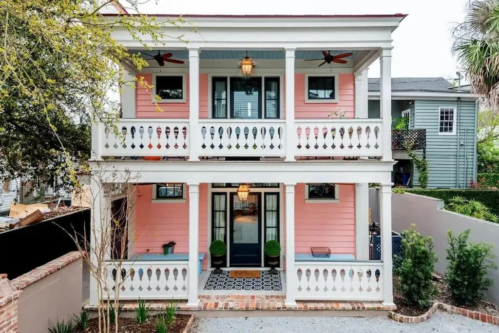 Top 10 Most Romantic Airbnbs in the United States 10 Little Pink House: Charleston, South Carolina