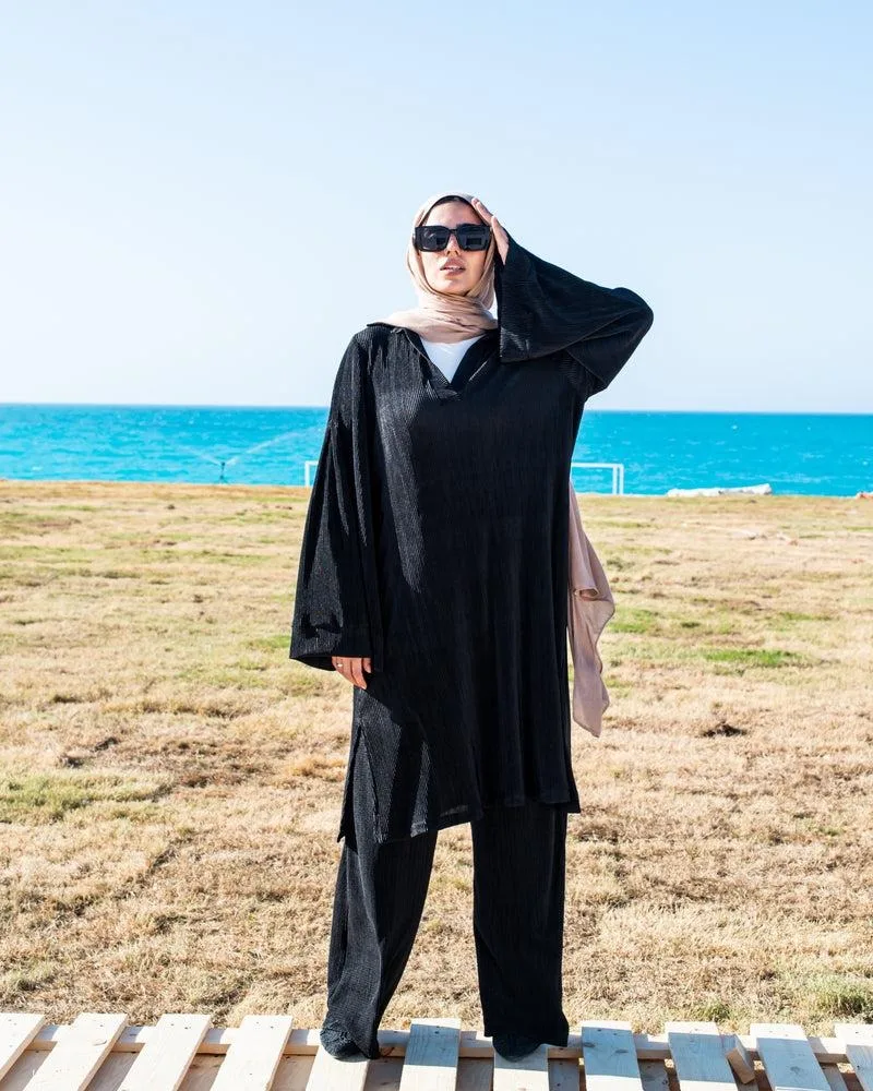 15 Beach Outfit Hijab Baddie Looks for a Chic Summer 2 All-Black Modest Beach Baddie