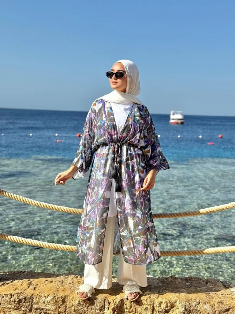 15 Beach Outfit Hijab Baddie Looks for a Chic Summer 15 Printed Kimono Over a Modest Base