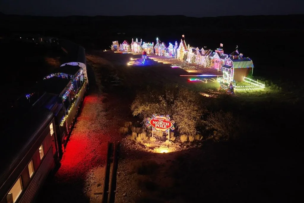 10 Magical Christmas Train Rides Across the USA 7 The Magical Christmas Journey